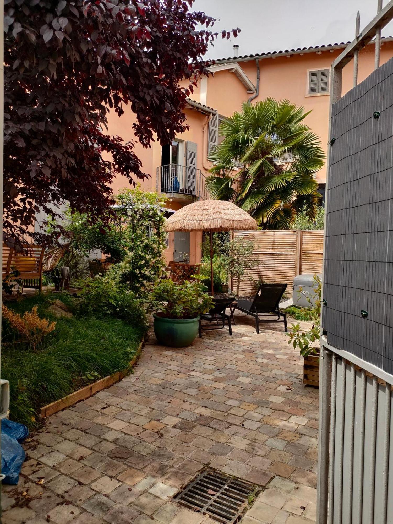 昂斯La Chamade En Beaujolais住宿加早餐旅馆 外观 照片